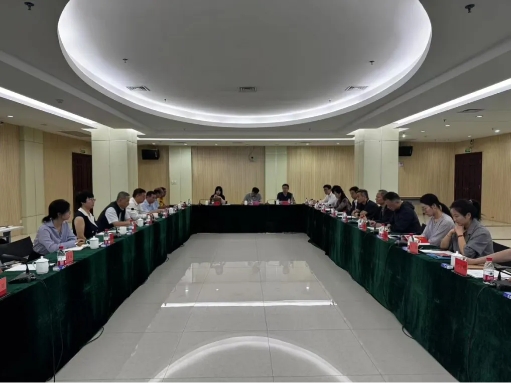 上海期貨交易所-海南橡膠2024年天然橡膠“穩(wěn)產(chǎn)行動(dòng)”項(xiàng)目總結(jié)會(huì)成功召開(kāi)